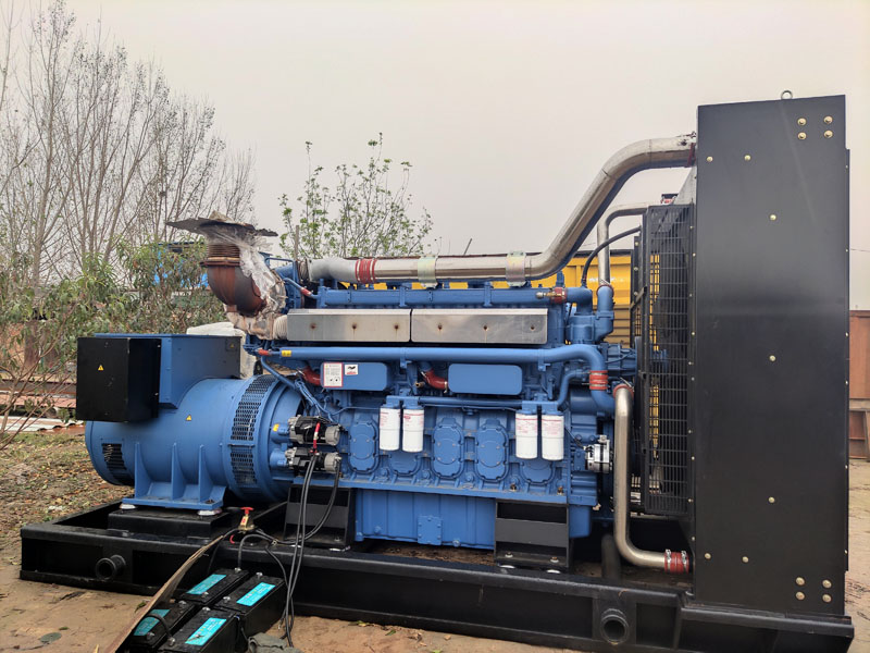 陇南柴油发电机组更换机油时，应遵循哪些步骤？